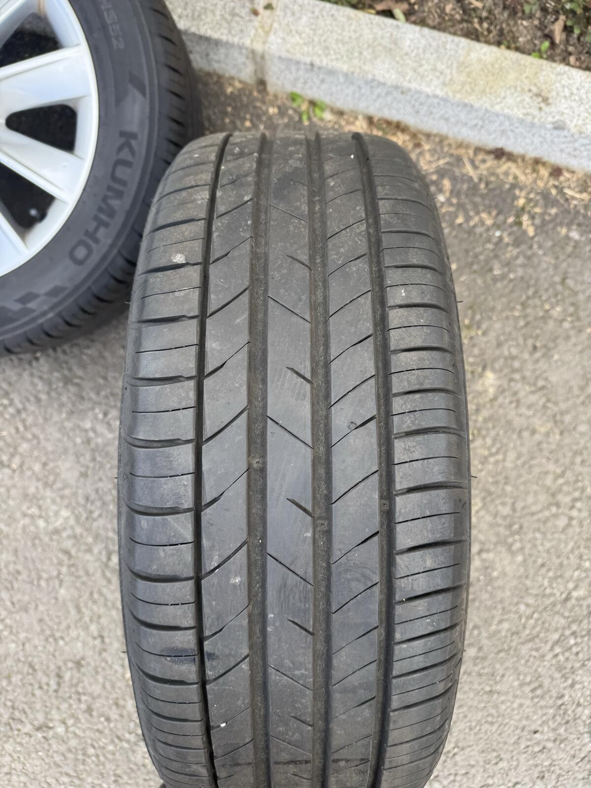 Autoreifen Seat Leon 205/55 R16 3