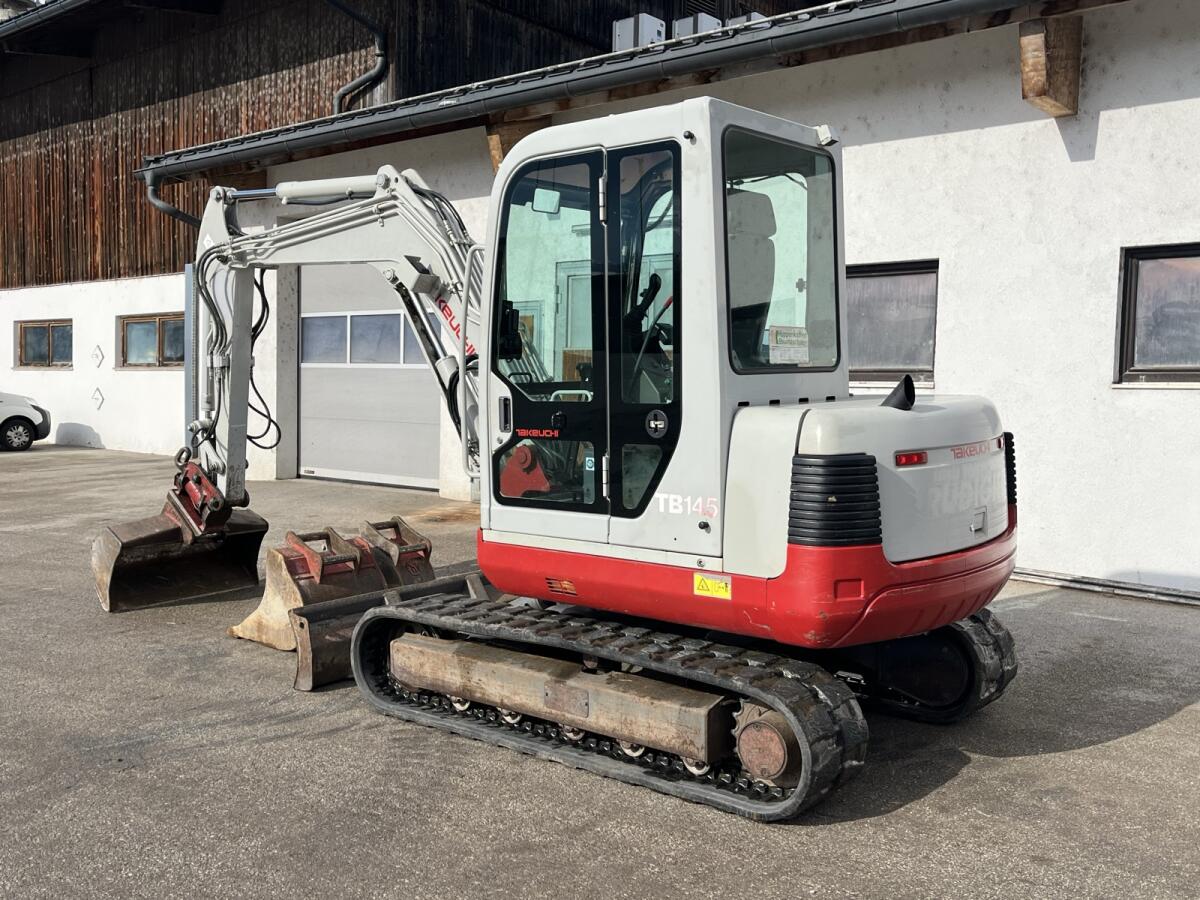 Takeuchi TB145 Bagger Powertilt 3