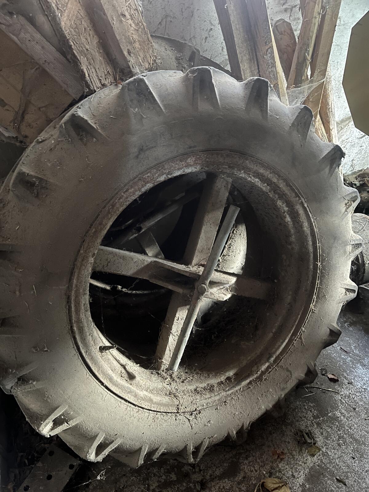 Zwillingsräder 12.4/11-28 2