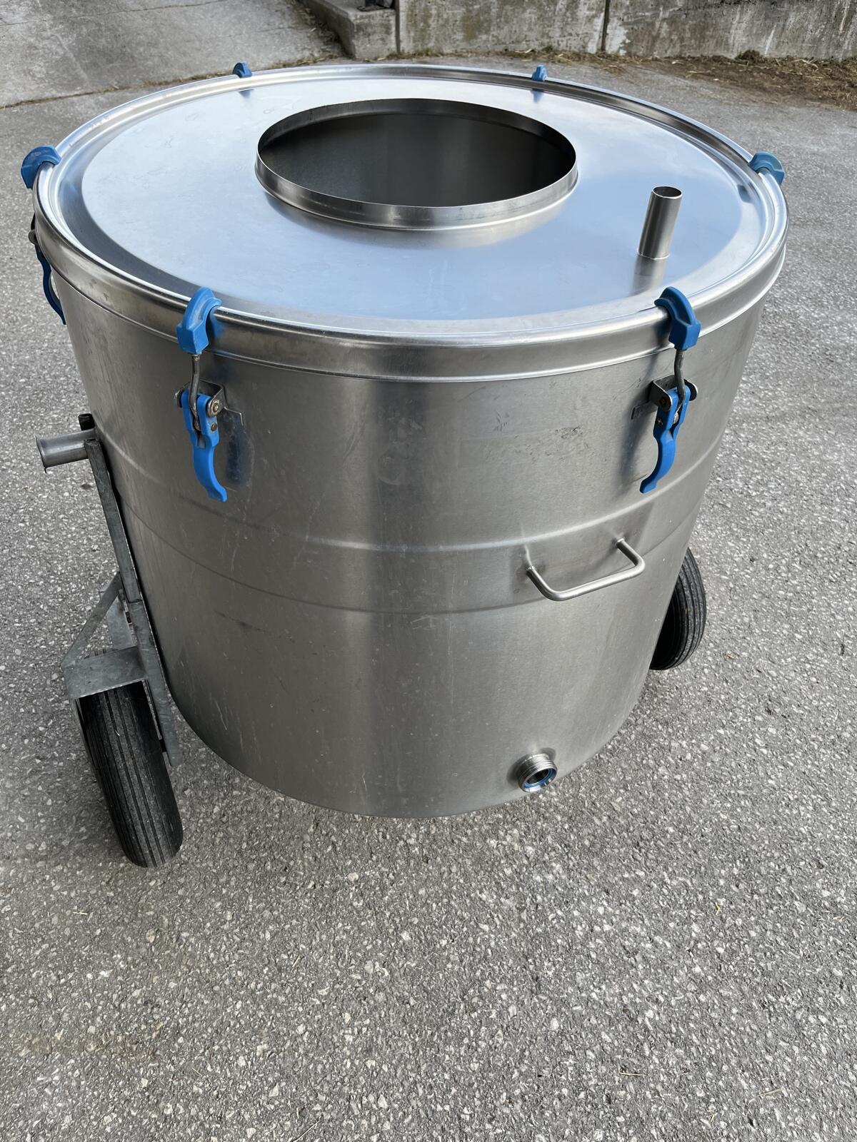 Milchtank 450 l Alfa + Westfalia und 2 x 250 l Alfa 2