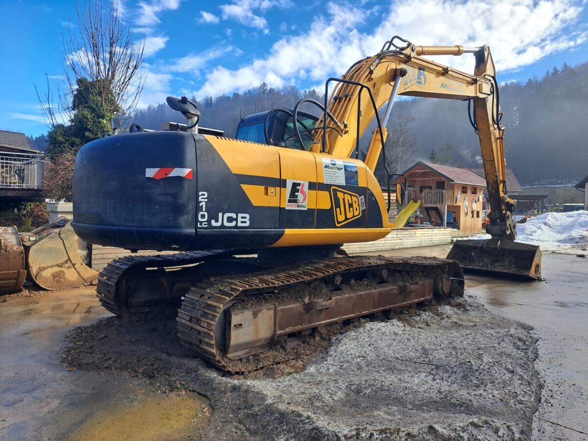 JCB JS210 Kettenbagger 3