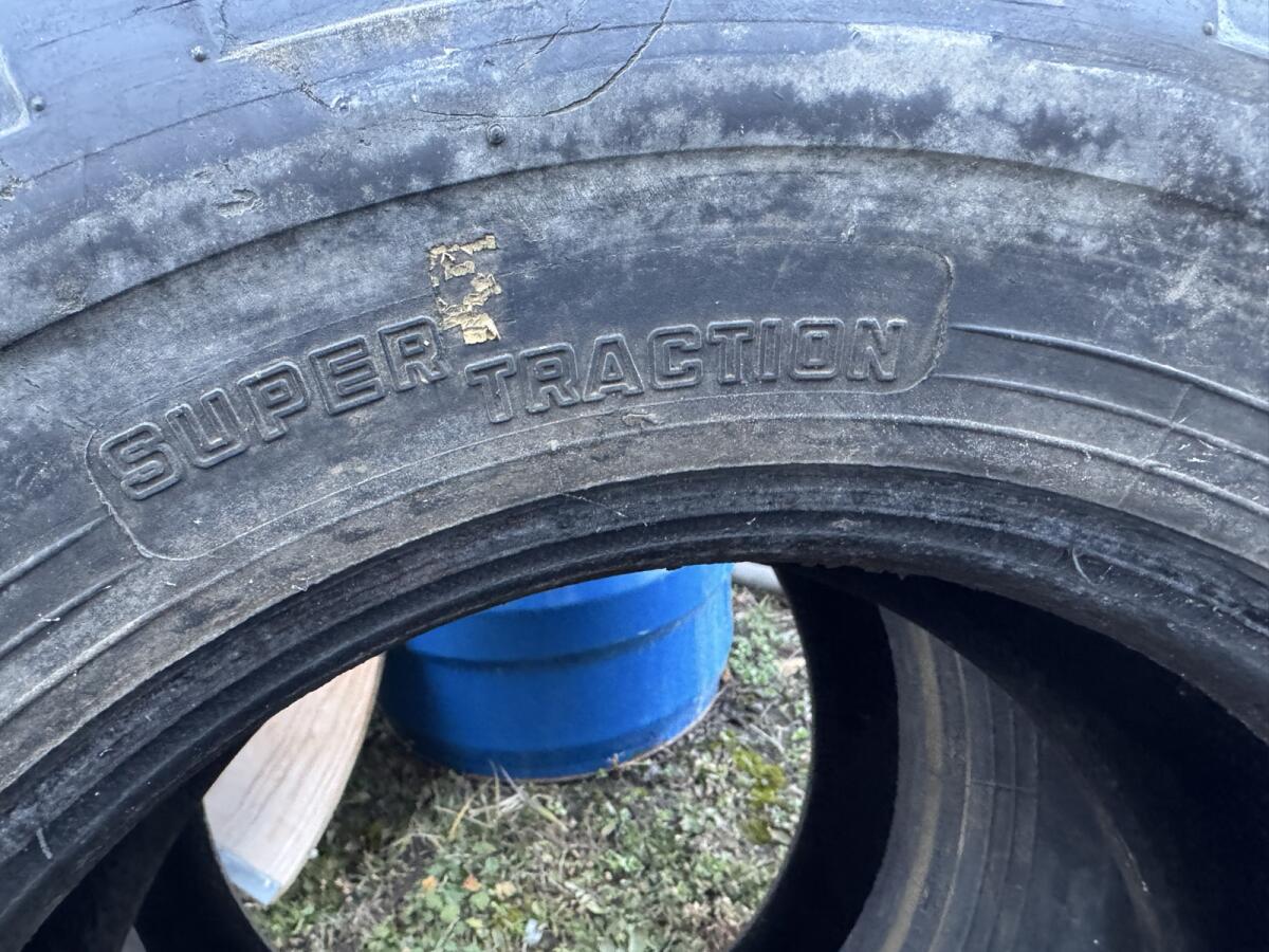 Bobcat Reifen 10-16,5 3