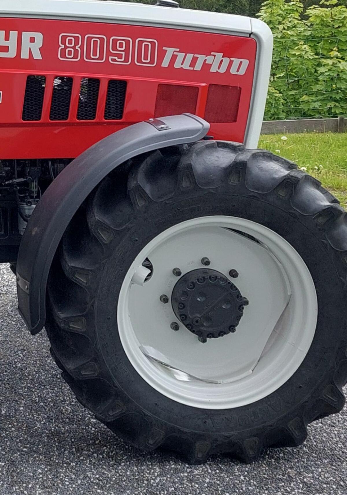 Suche Frontkotflügel 2 Stk. für Steyr 8080/8090 2