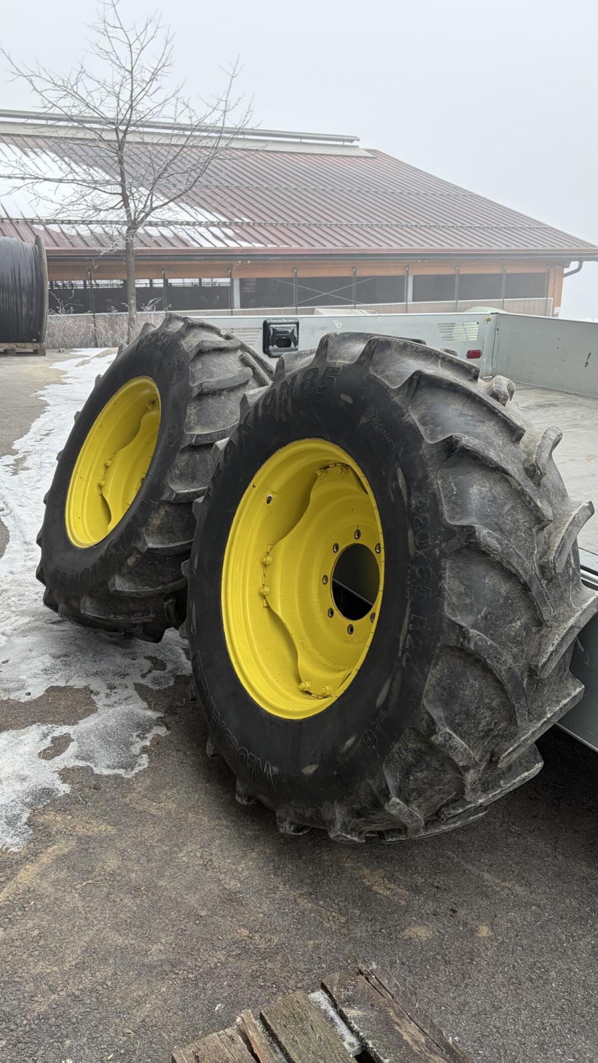 Kompletträder 420/85R28 John Deere 6800 3