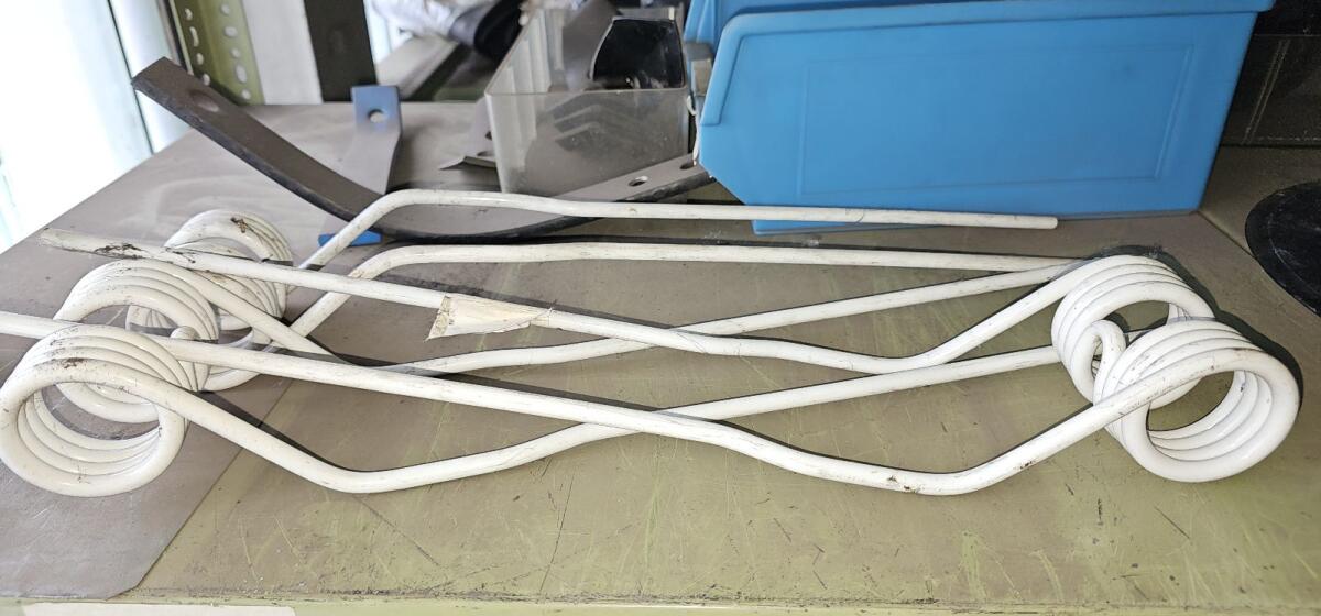 Verkaufe diverse Grünlandersatzteile 2