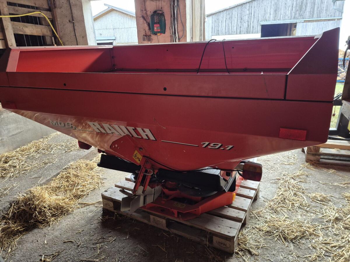 Mineraldüngerstreuer 2