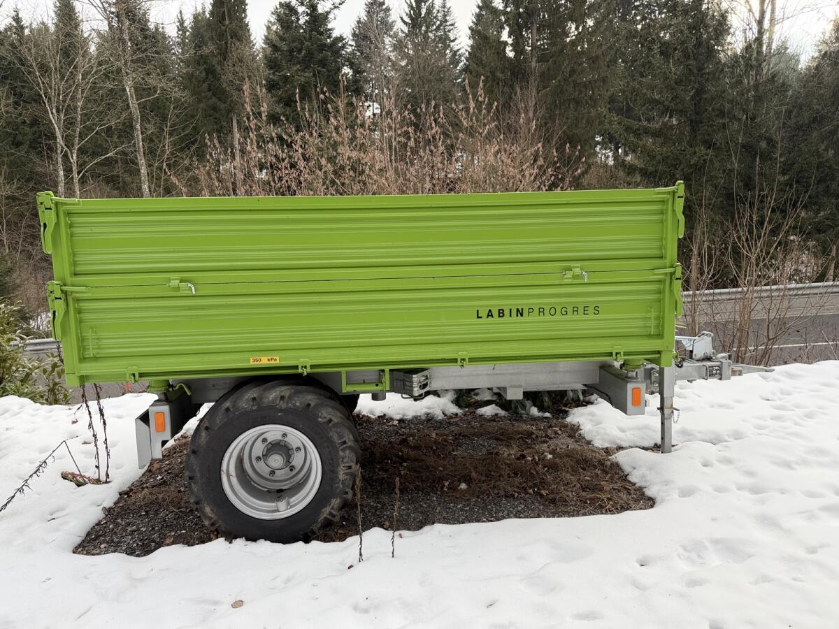 TPS Dreiseitenkipper PV3000 mit Auflaufbremse und Aufsatzbordwänden 2