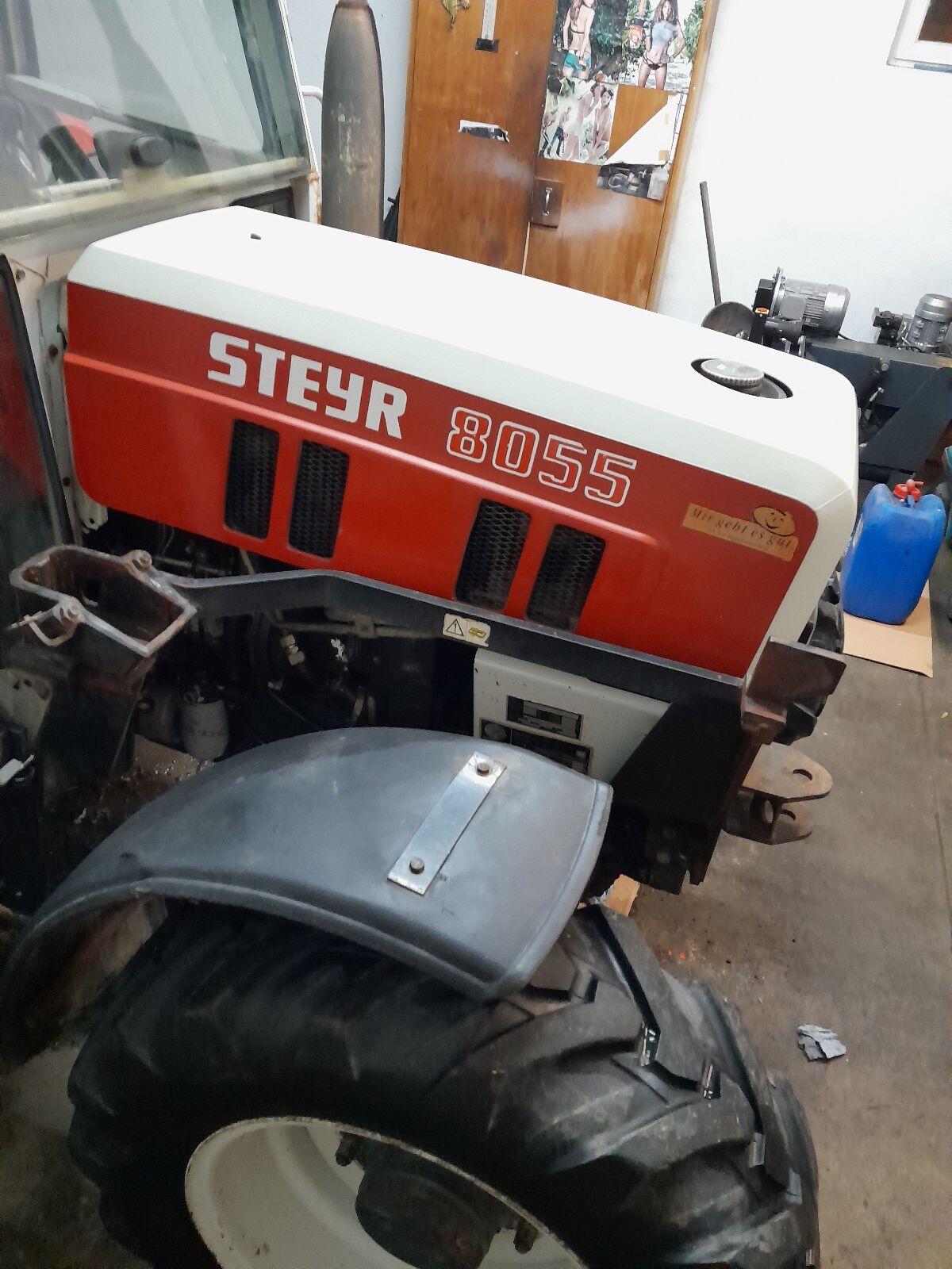 Kotflügel Steyr 8055 2