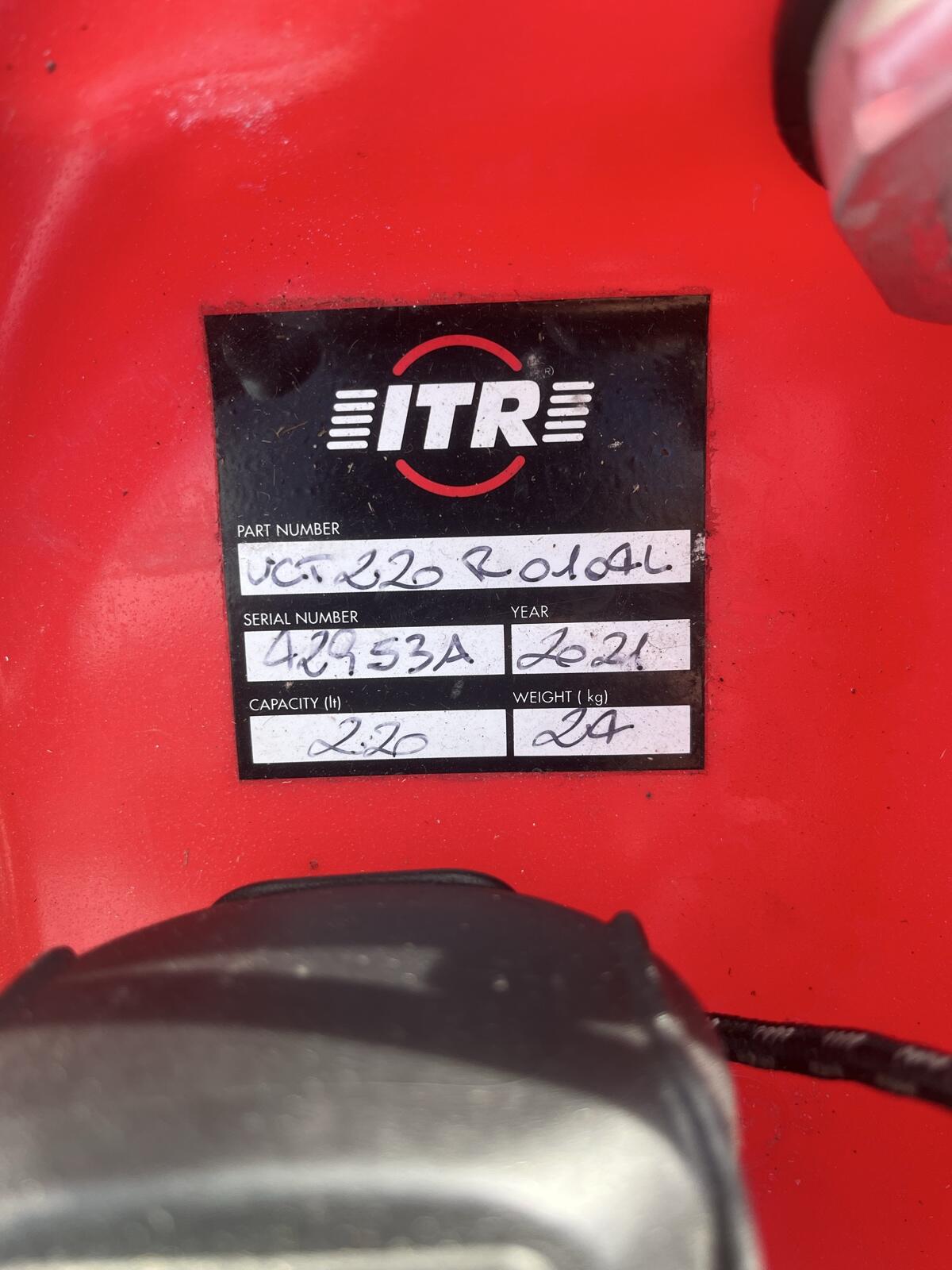 Dieseltank 220L mit Pumpe Anschluss für Anhängerkupplung 2