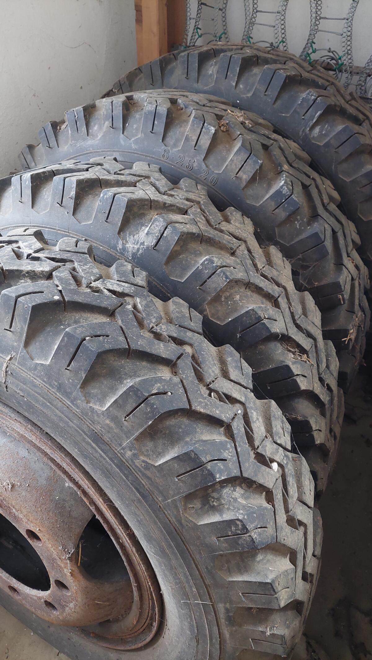 Verkaufe Anhängerreifen 2