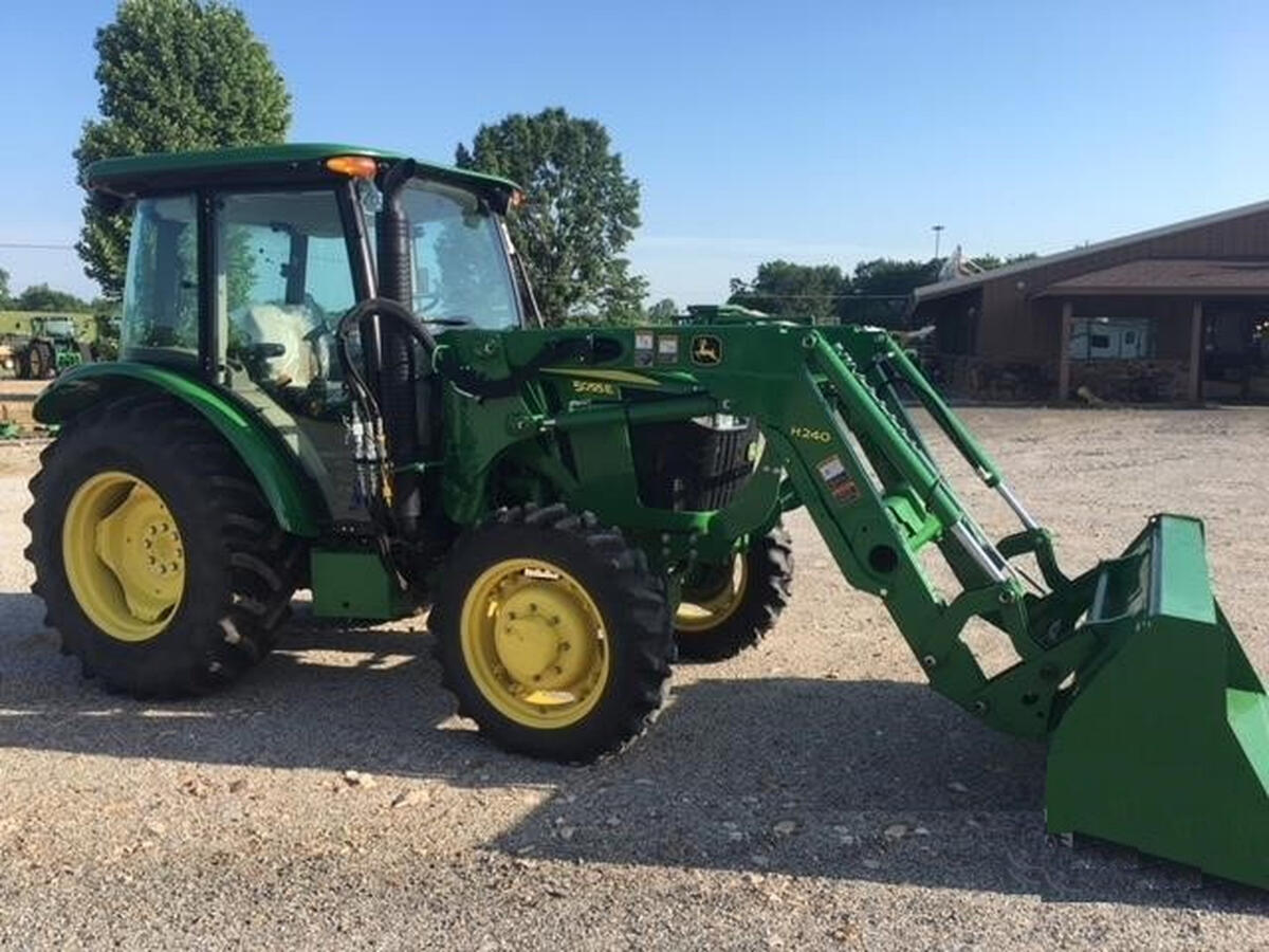 John Deere 5055E 3