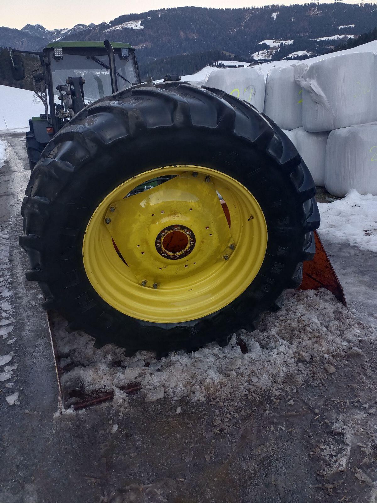 Kompletträder 540/65 R38 für John Deere 2