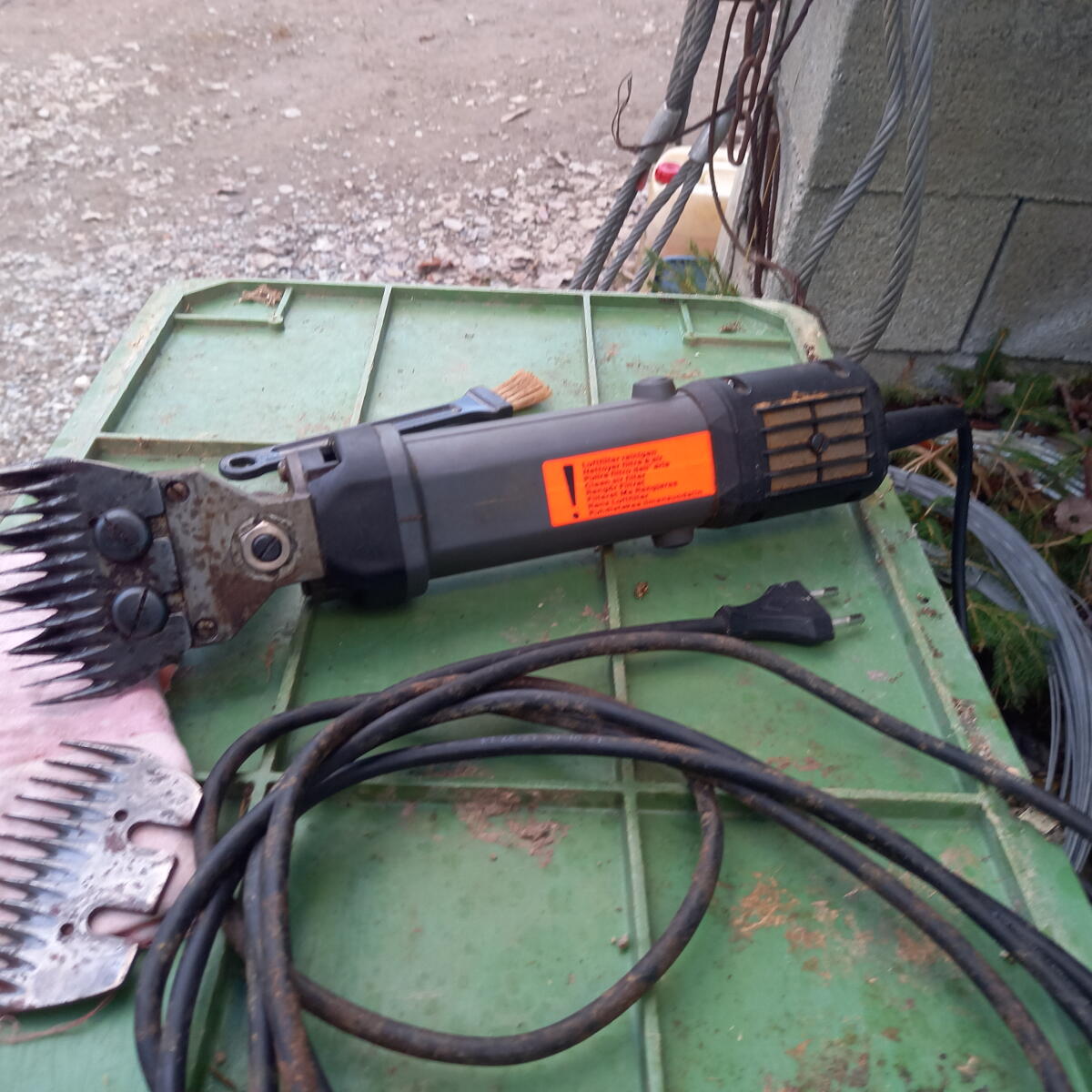 SCHAFSCHERMASCHINE 2