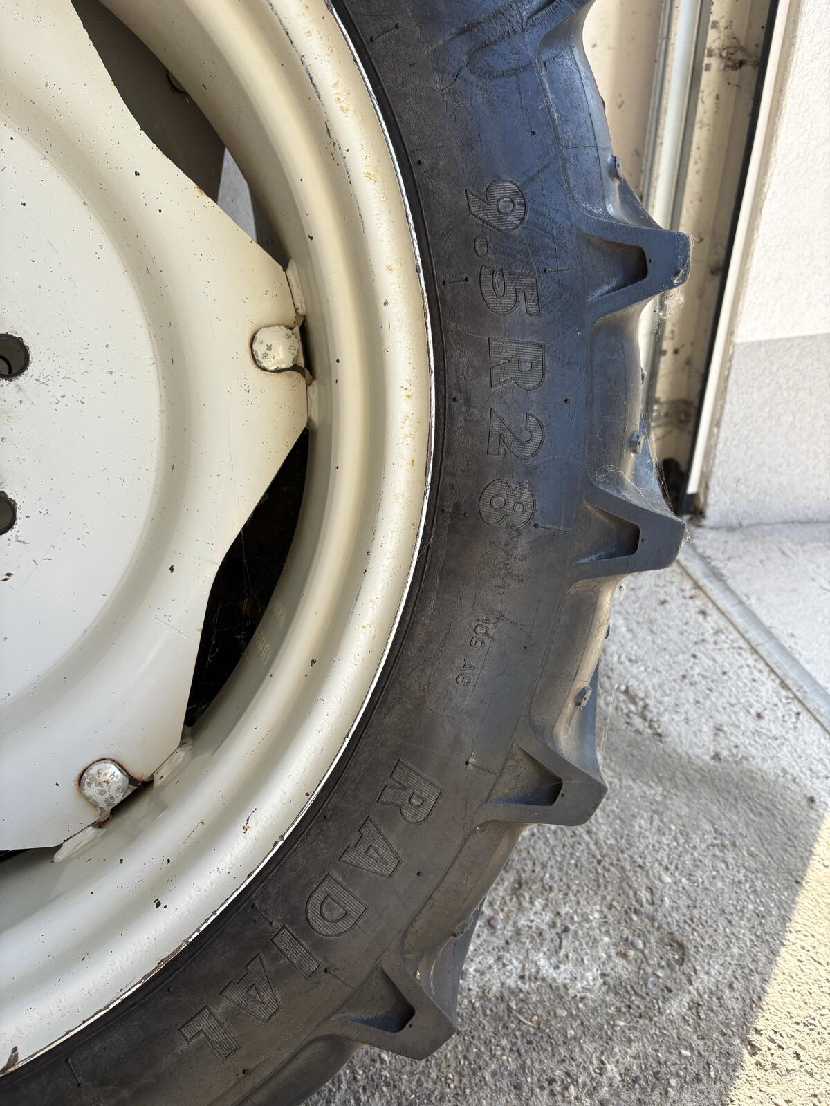 Pflegebereifung Steyr 8000/900 Serie 3