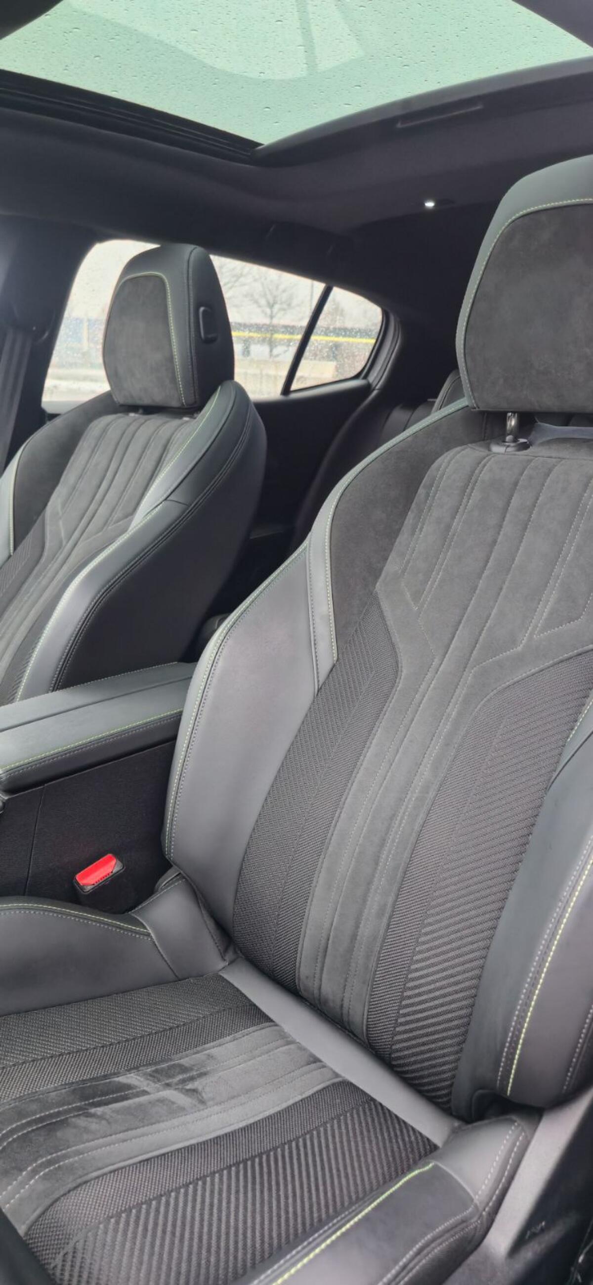 Peugeot 408 Hybrid 145 e-DCS6 GT inkl. 360° Vision Limousine 3