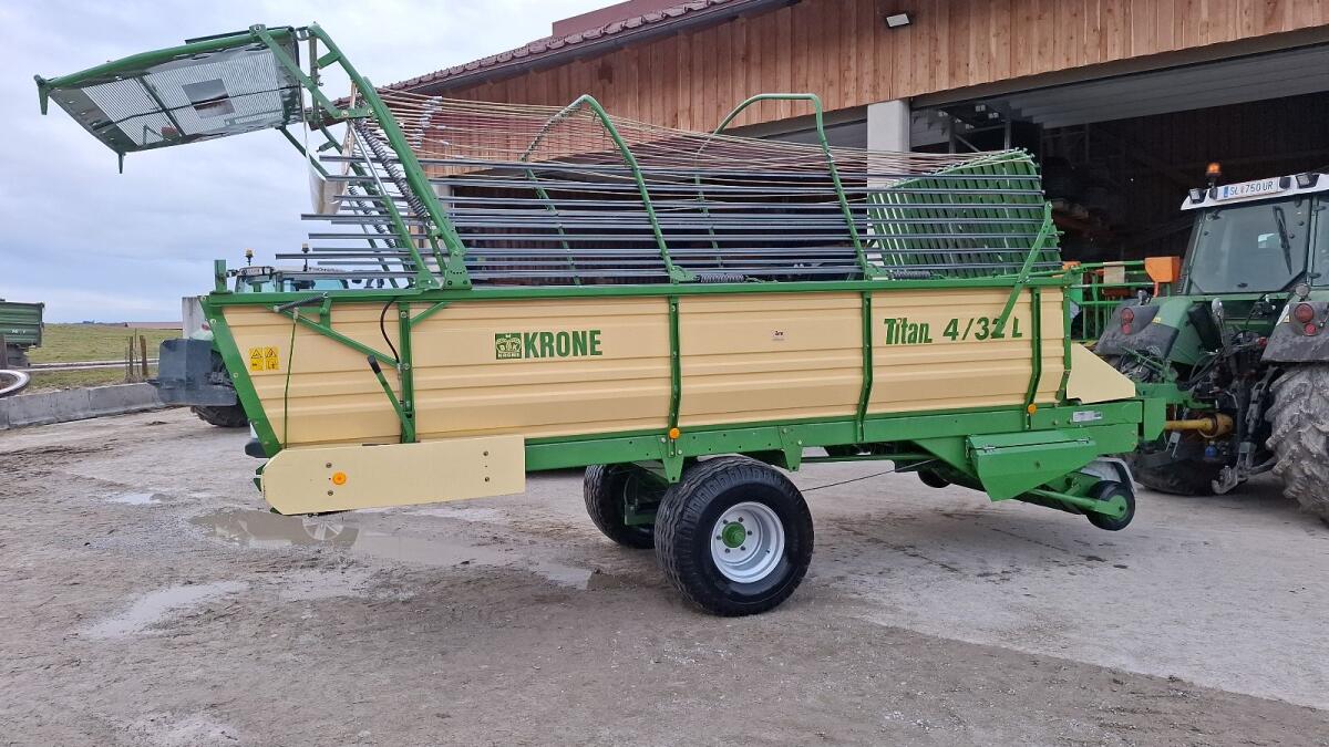 Krone Titan 4/32L Ladewagenmit hydr. Bremse 3