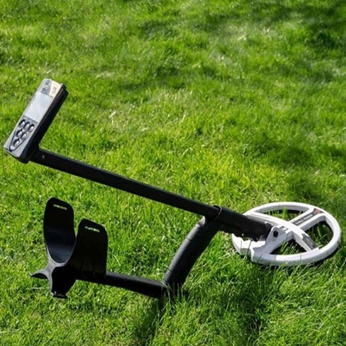 Sondengänger sucht Ackerflächen, Ackerland, Wiesen, Felder 2