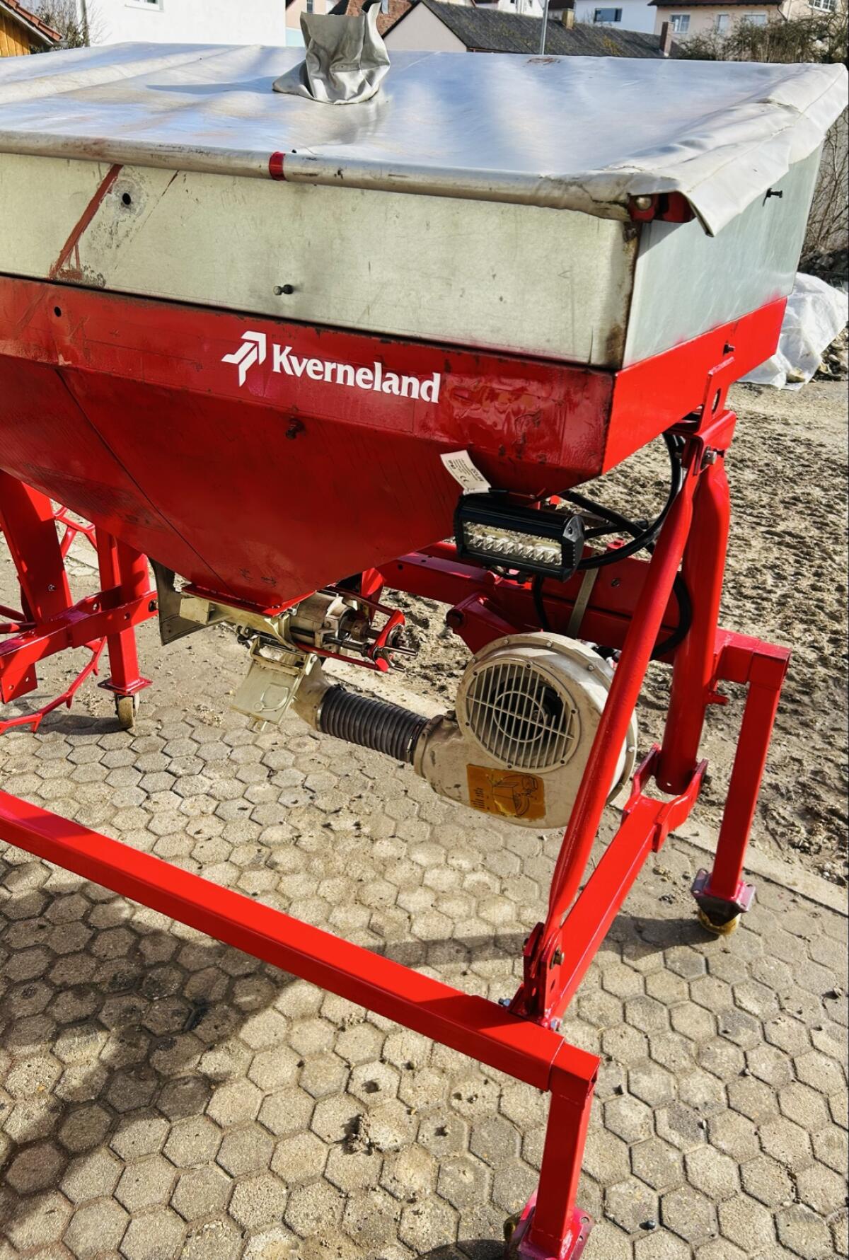 Kverneland Accord Fronttank (DF1,Saatgut,Dünger,Drille) 2