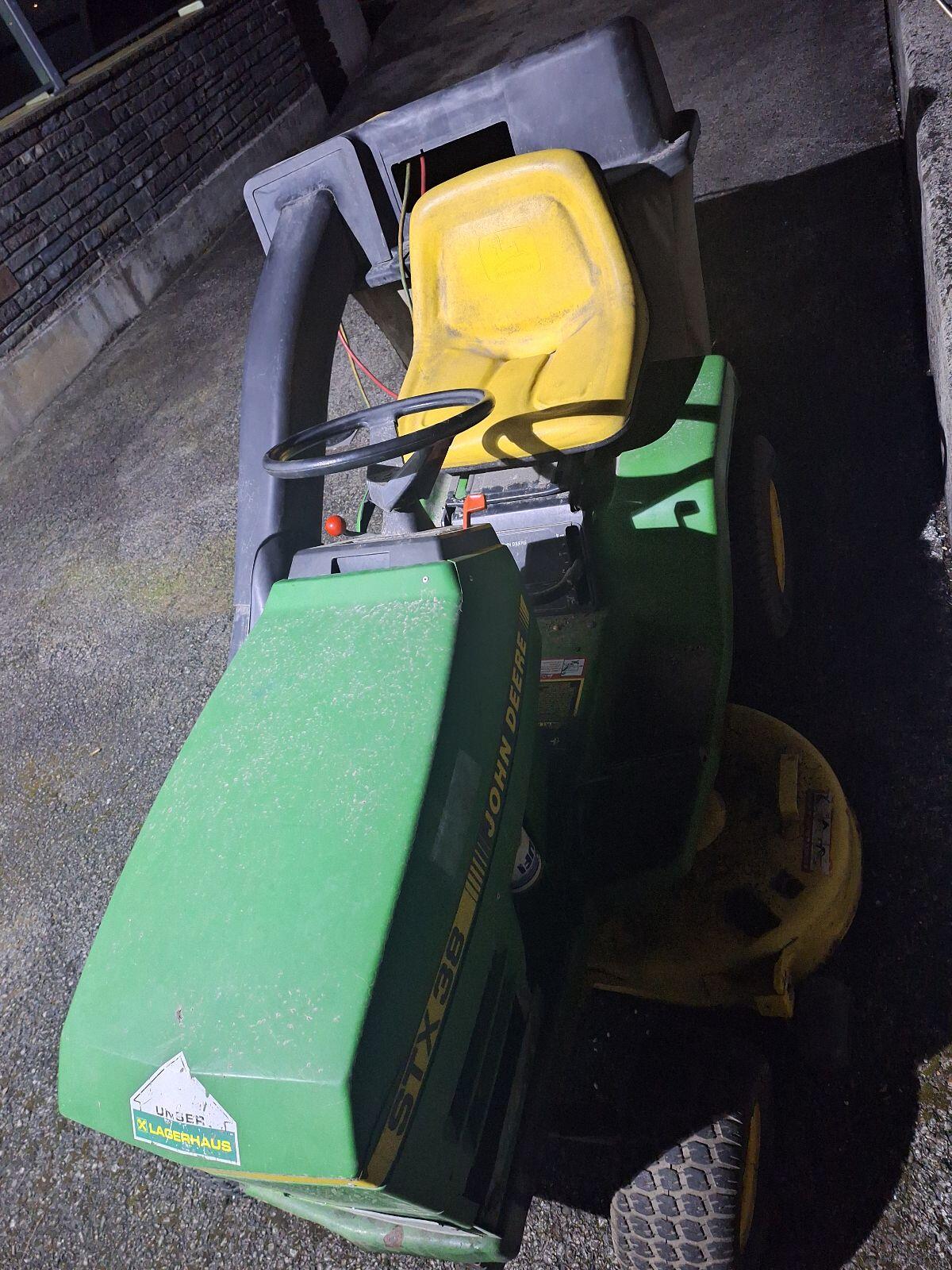 Rasentraktor John Deere 2