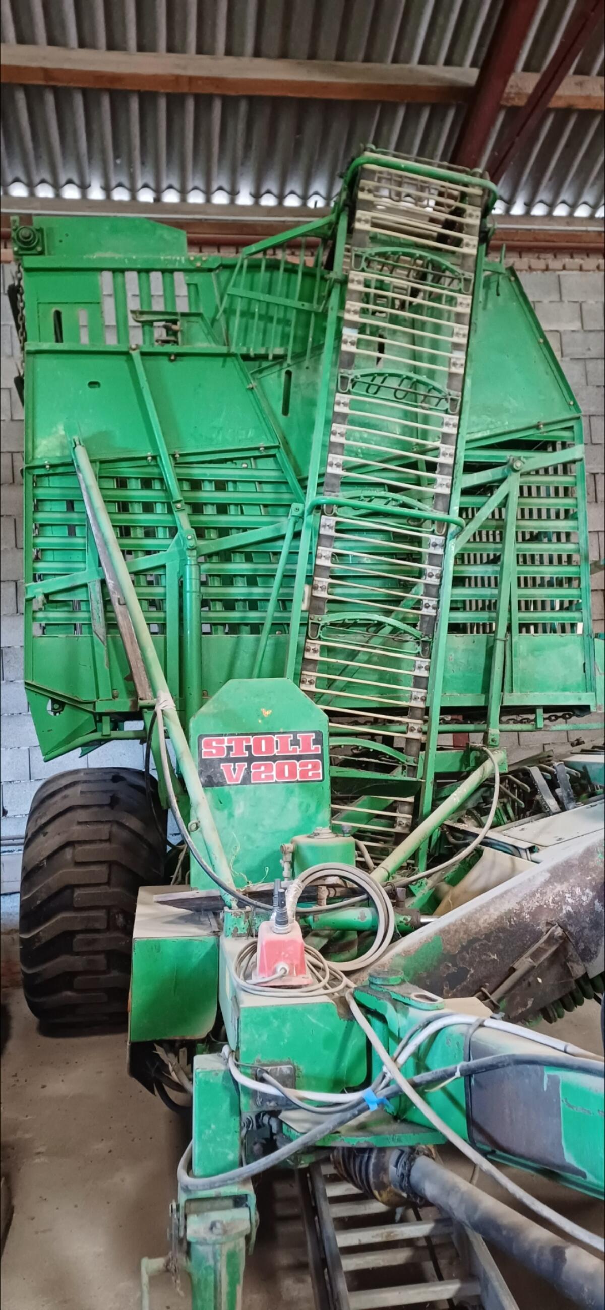 Stoll V202 Rübenvollernter 2