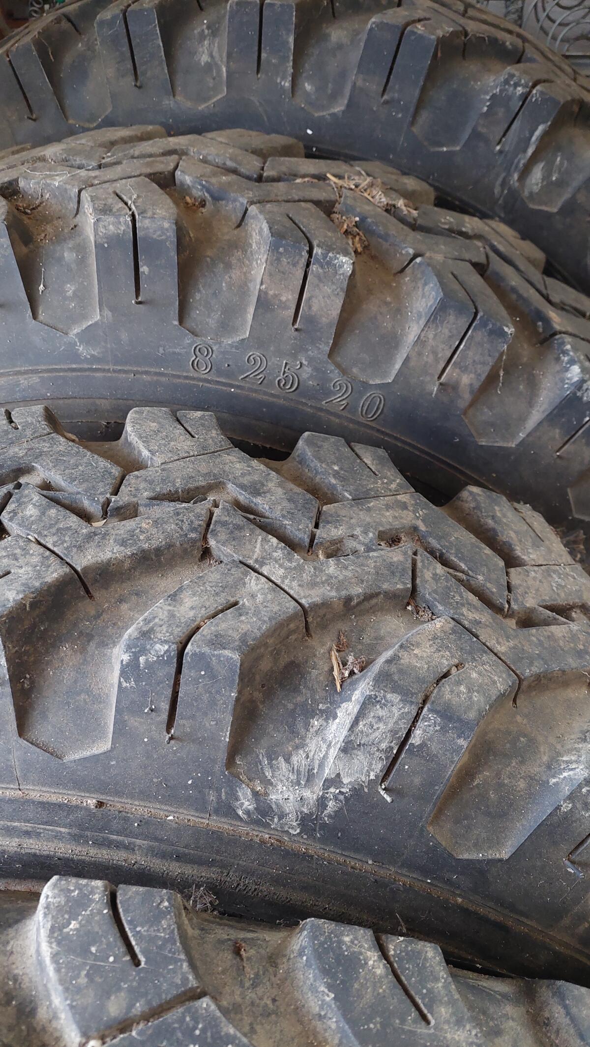 Verkaufe Anhängerreifen 3