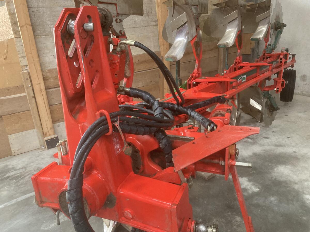 Vogel & Noot Drehpflug C Plus XMS1050 Vario + 8 neue Scharen 3