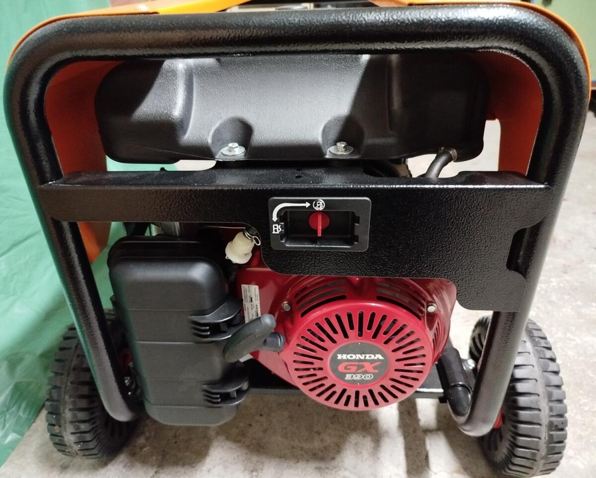 Generator, Stromerzeuger, Notstromaggregat, Notstromerzeuger 3