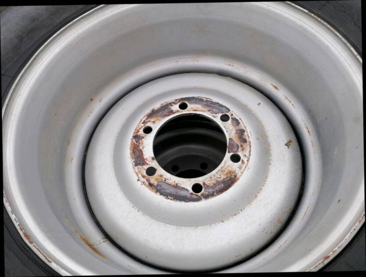 Kompletträder 400R22.5 3