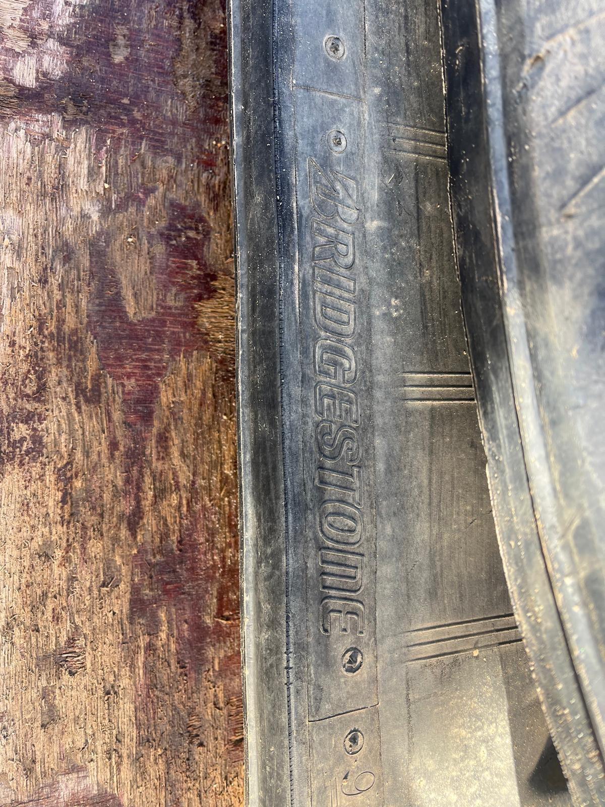 Verkaufe Gummiketten Takeuchi 2150R 3