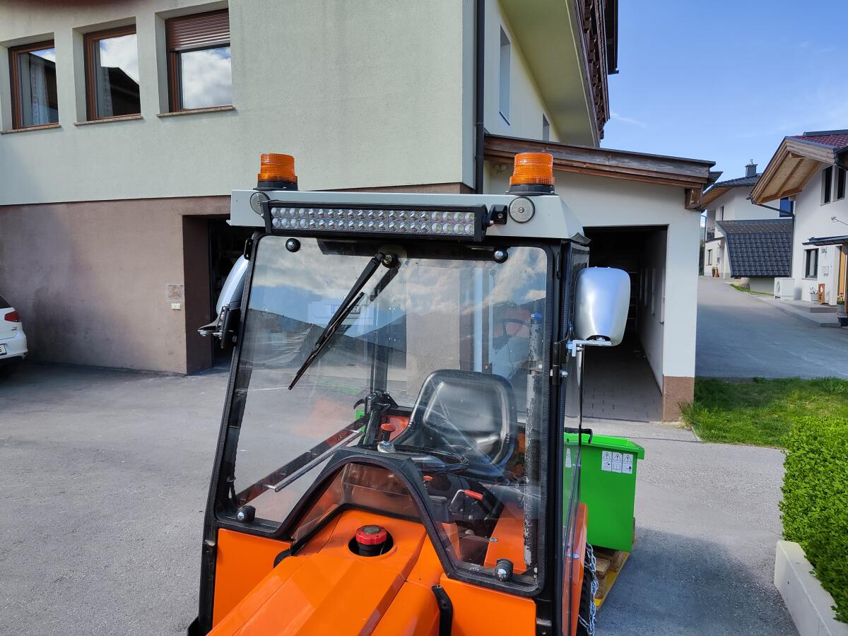 Winterdienst Kleintraktor Hakotrak 3