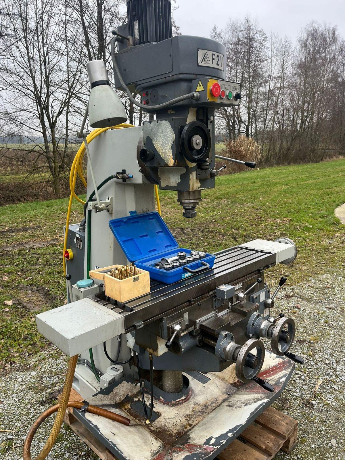 Fräsmaschine TOS 2
