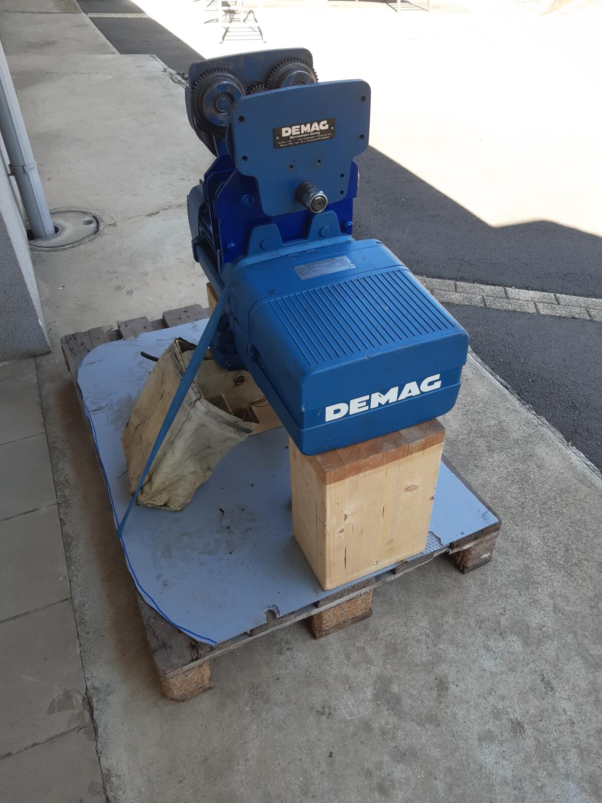 El.Kettenzug mit Fahrwerk 2