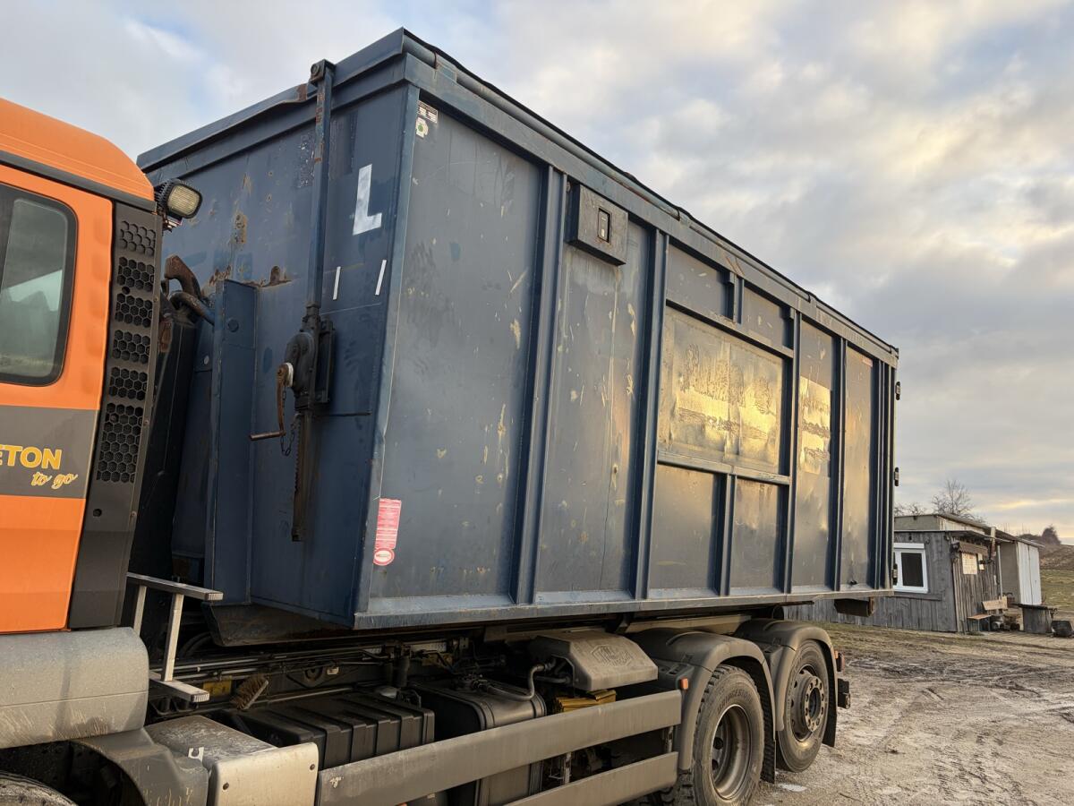 Abrollcontainer Hackenlift 36 cbm 3