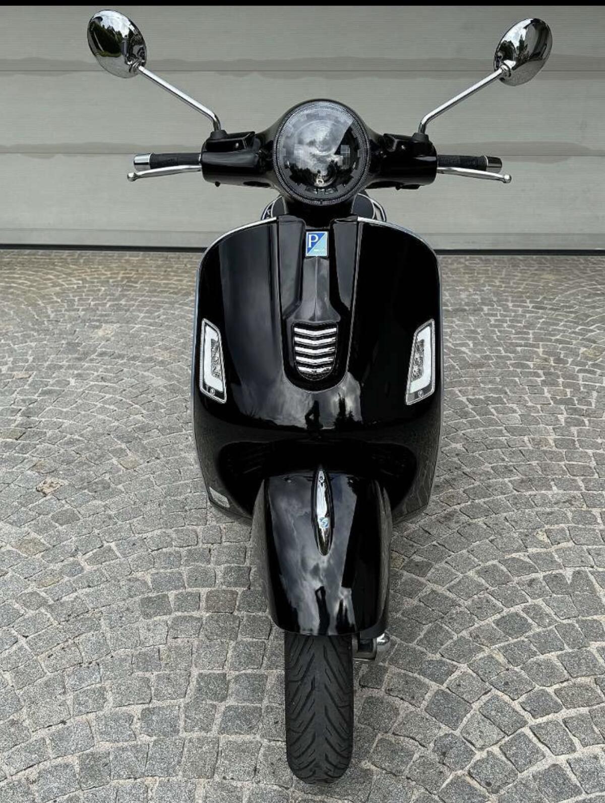 Vespa GTS300 3