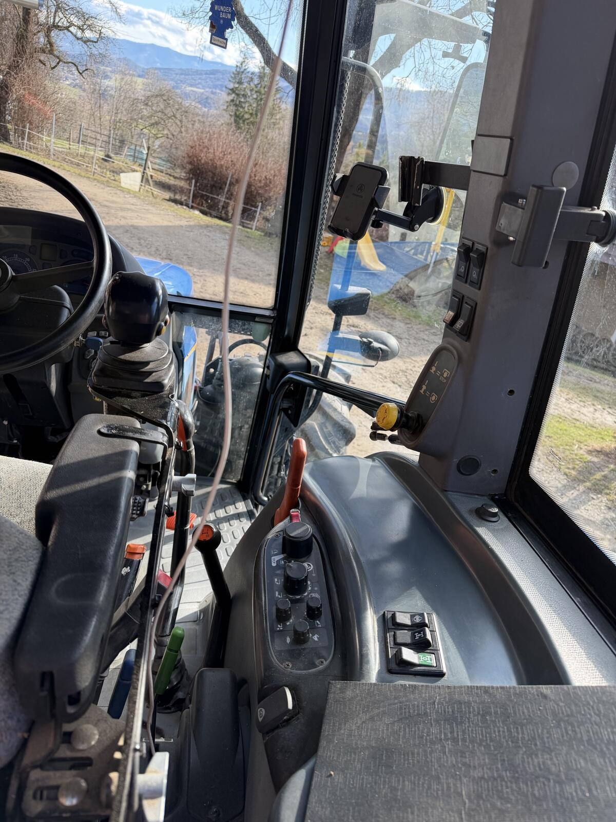 New Holland TLa 80 2