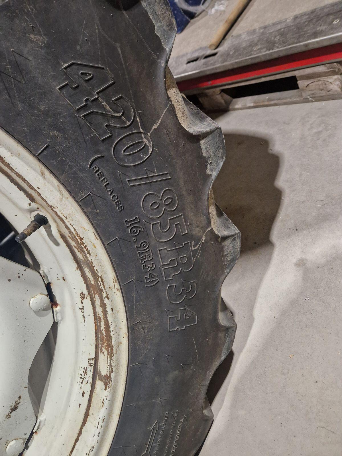 Traktorreifen Satz 2