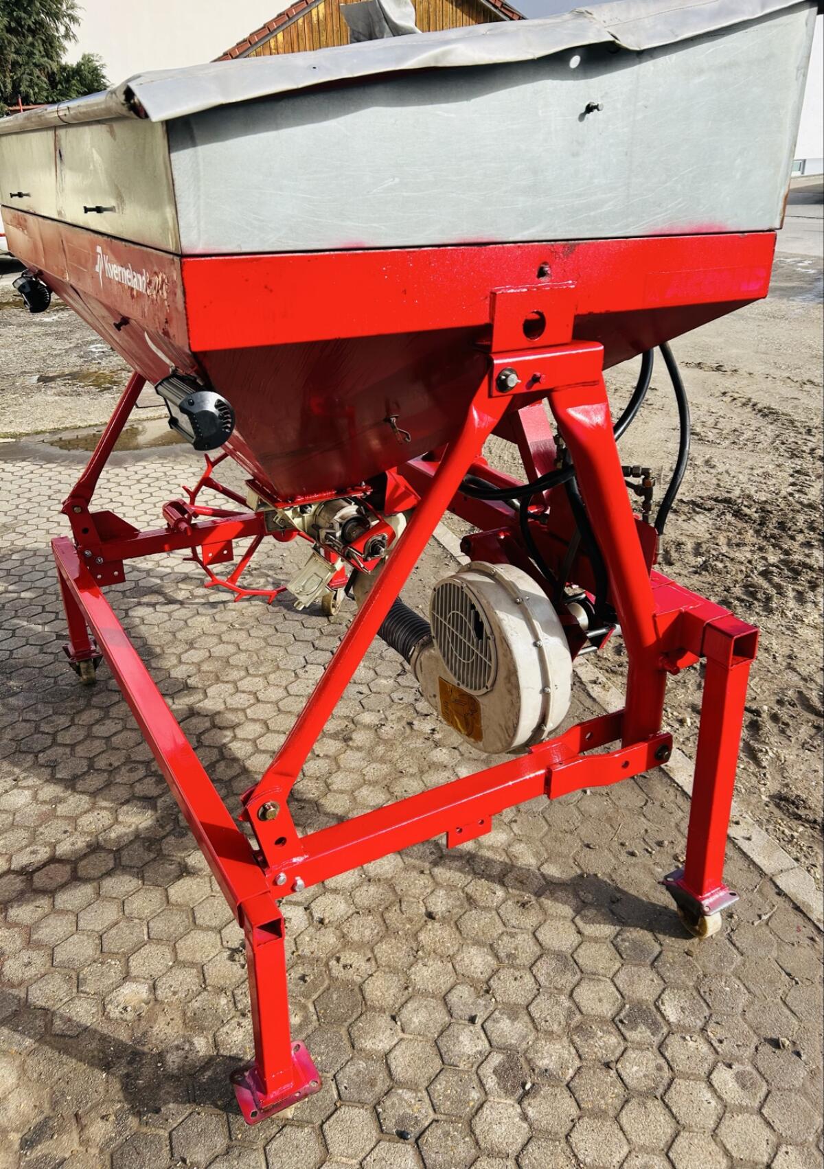 Kverneland Accord Fronttank (DF1,Saatgut,Dünger,Drille) 3