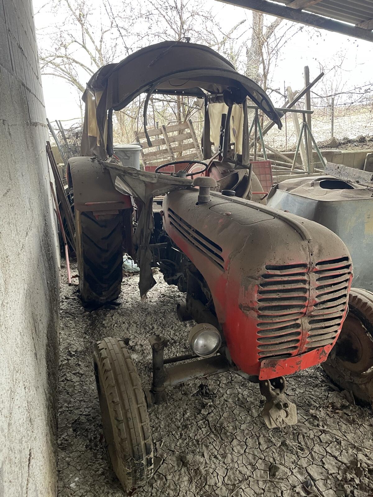 Steyr T 188 Ersatzteilspender 2