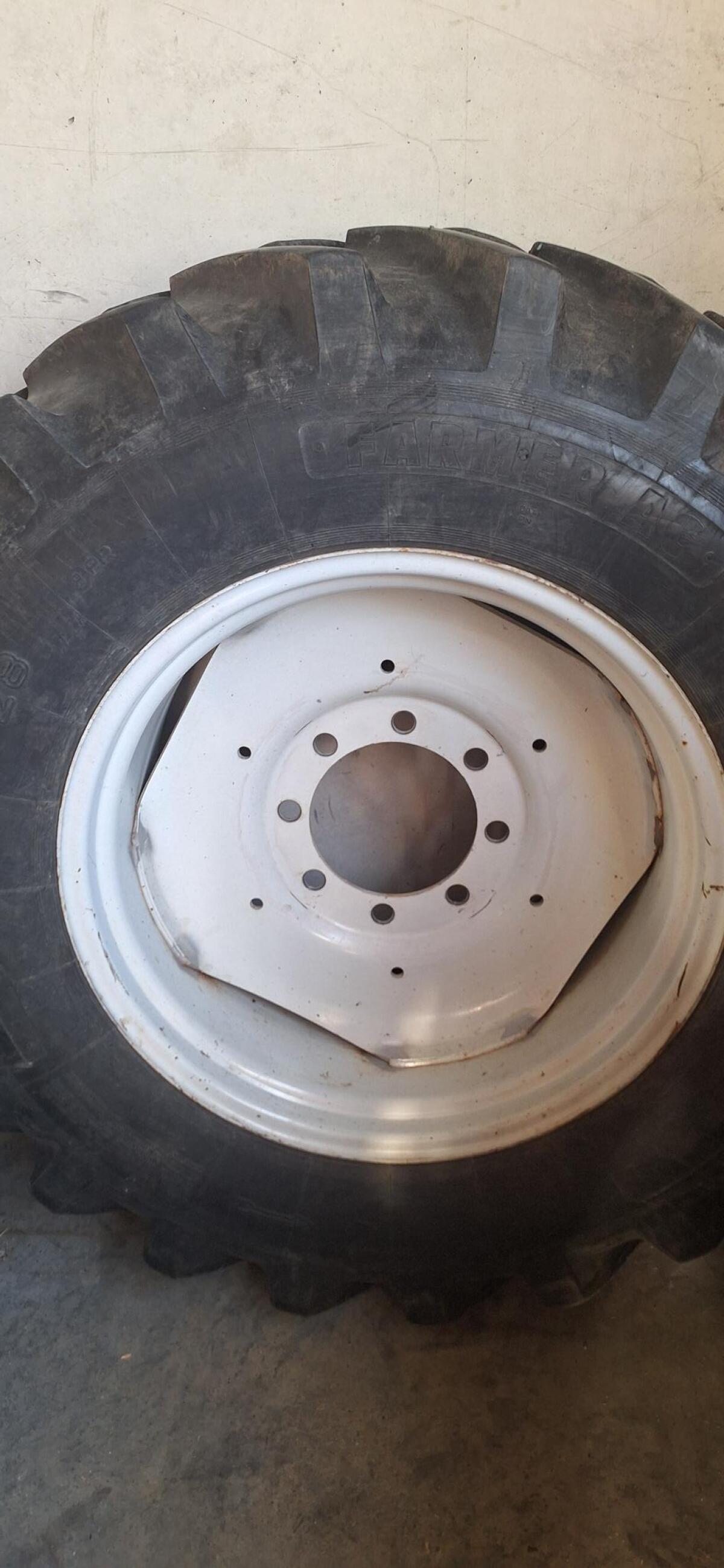 Kompletträder 14.9-28 (380/85 R28) 2