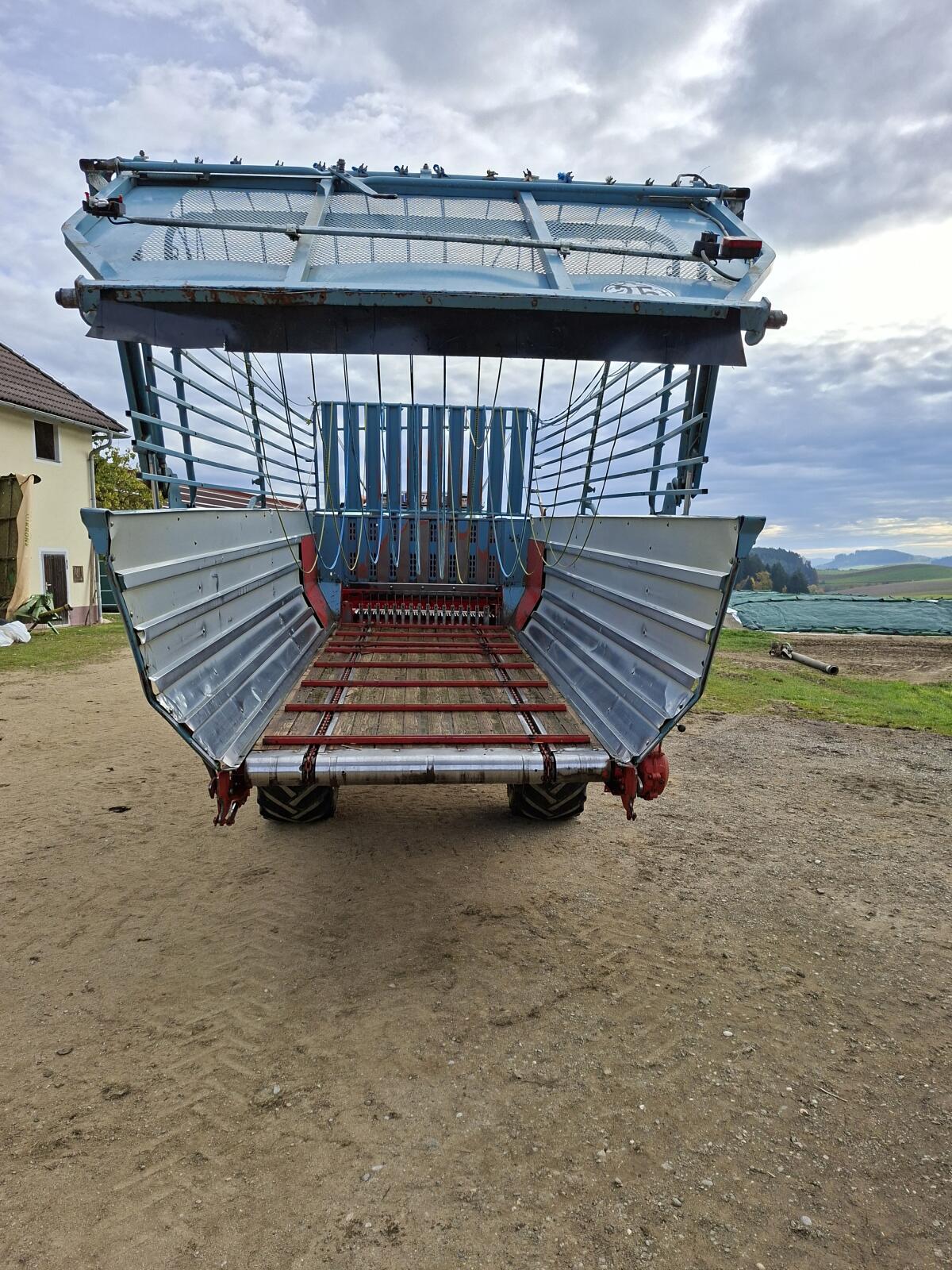 Verkaufe Mengele Ladewagen 3