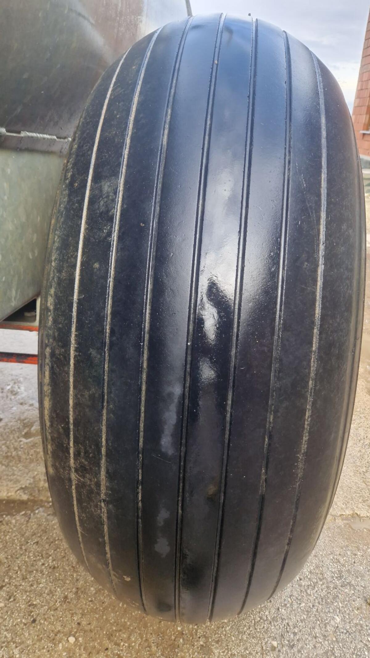 Kompletträder DeMolen 21/80-20 Güllefassreifen Bremsachse 2