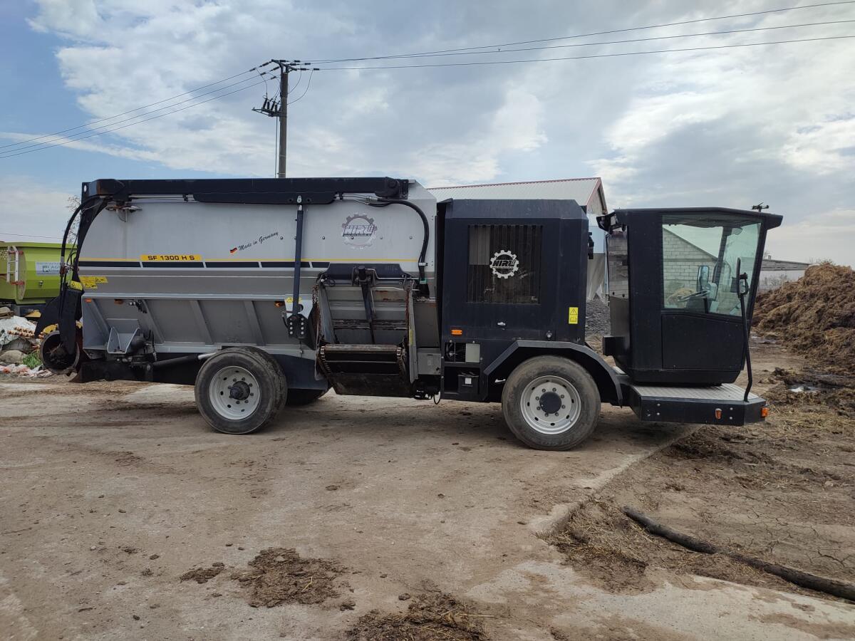 Futtermischwagen Selbstfahrer Hirl 3