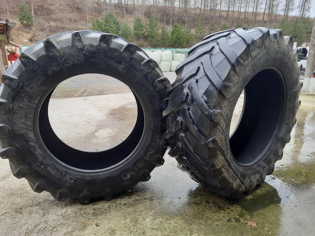 Pirelli 600 65R 38 2