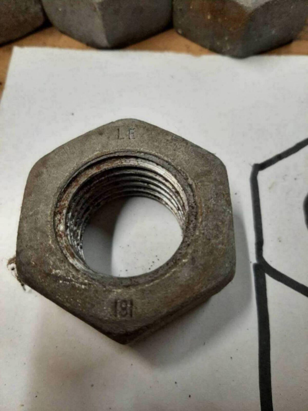 M 30 Muttern, Schlüsselweite 46 mm 2