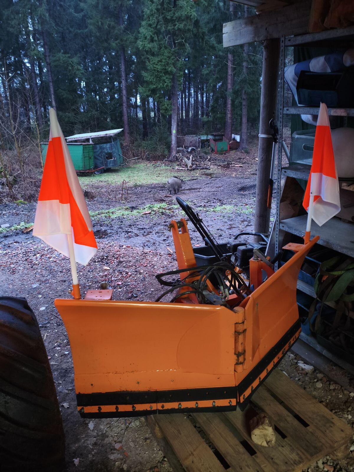 Winterdienstpaket, Schneepflug + Kehrbesen, AIGNER + BEMA 2