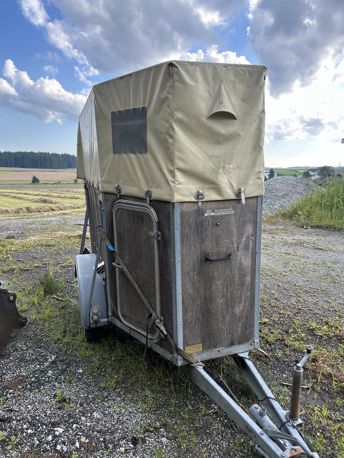 Pferdeanhänger 2