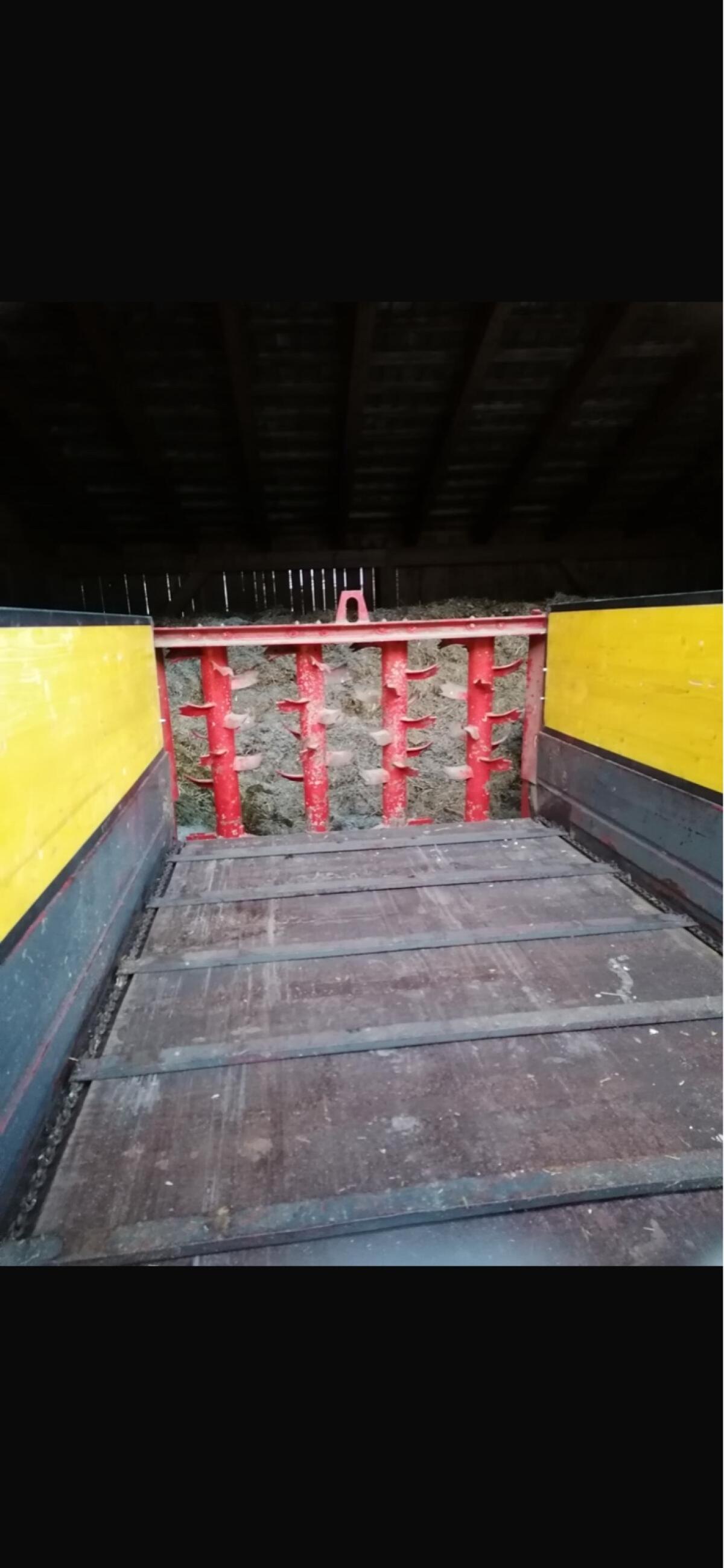 Schicht Miststreuer 2