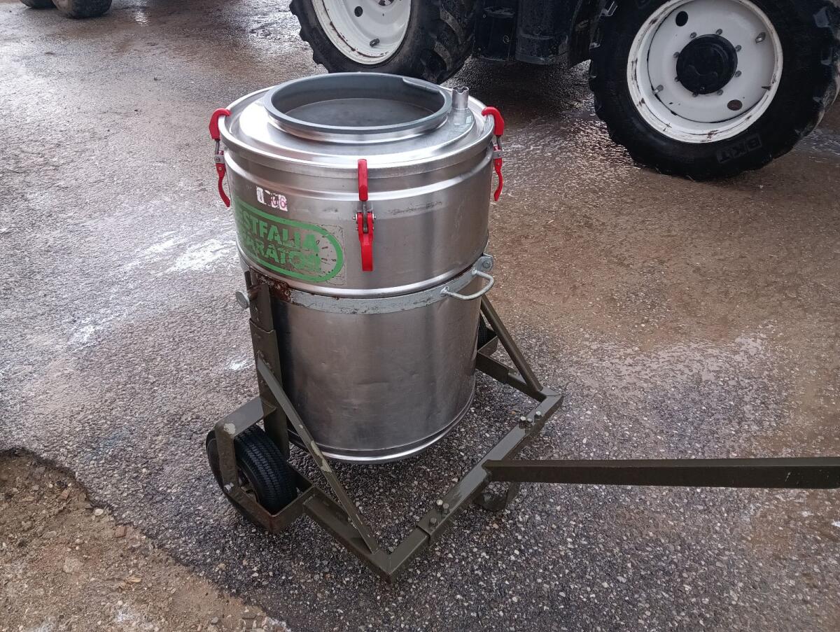 200 l Milchtank mit Wagerl 3
