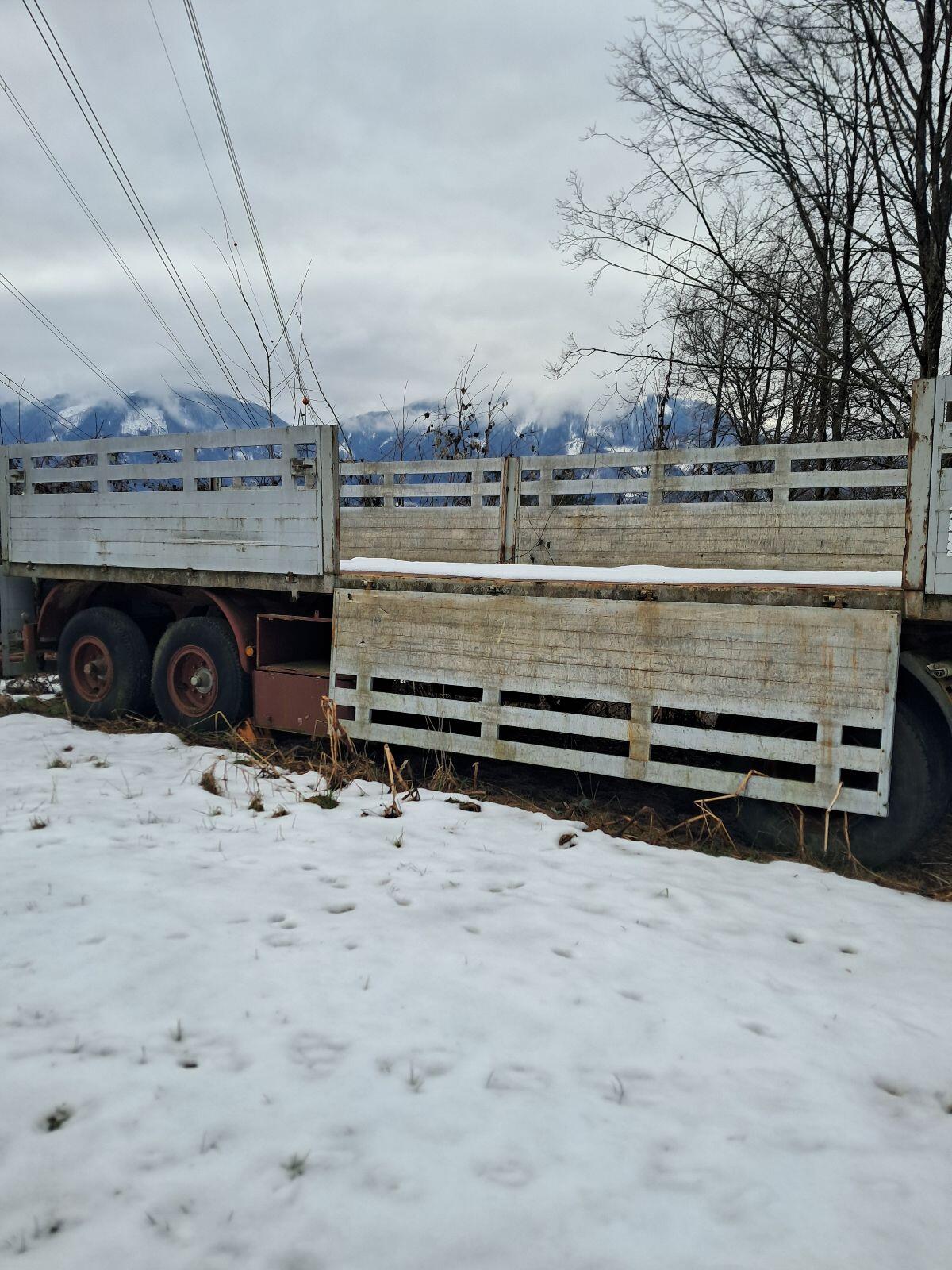 Verkaufe Ballenanhänger 3