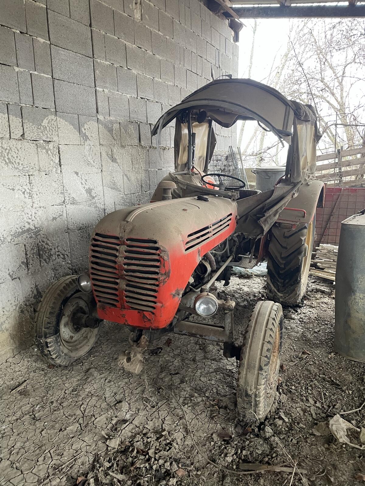 Steyr T 188 Ersatzteilspender 3